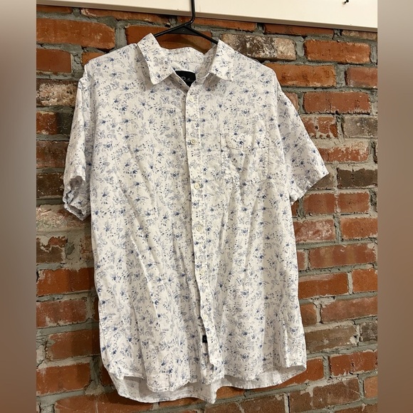 Rails Carson Beach Blues Linen Floral Button Up Size XL - Picture 2 of 6